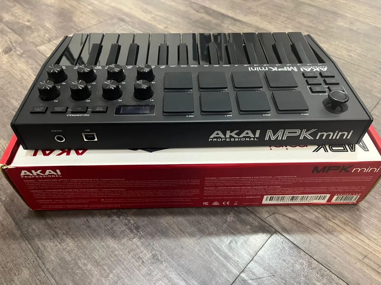 Akai MPK Mini - Black Edition - Instrumentos musicais - Anhangabaú