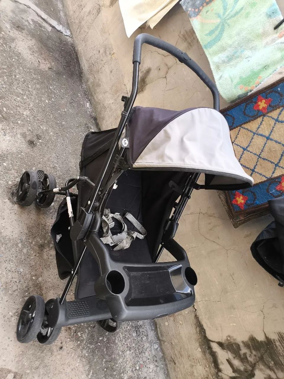 Carrinho de bebê e ofurô. - Foto 2
