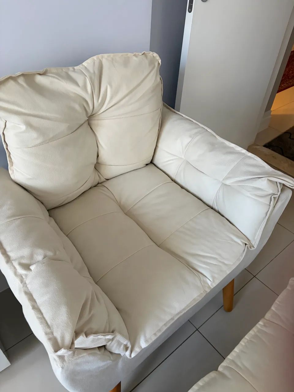 Poltrona nova com puff - Foto 3
