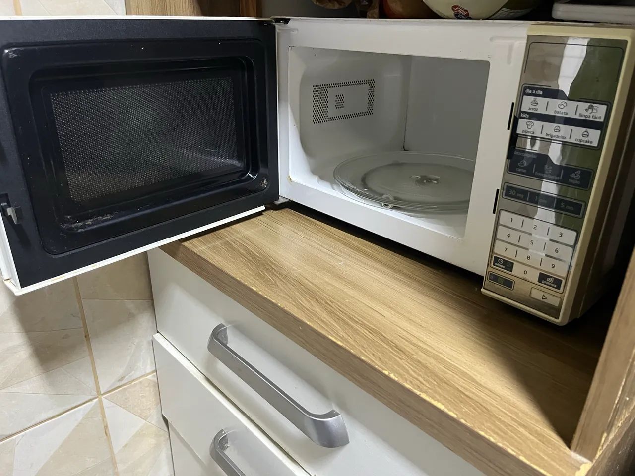 Microondas Midea 20L (Com defeito - não ta ligando) - Foto 2
