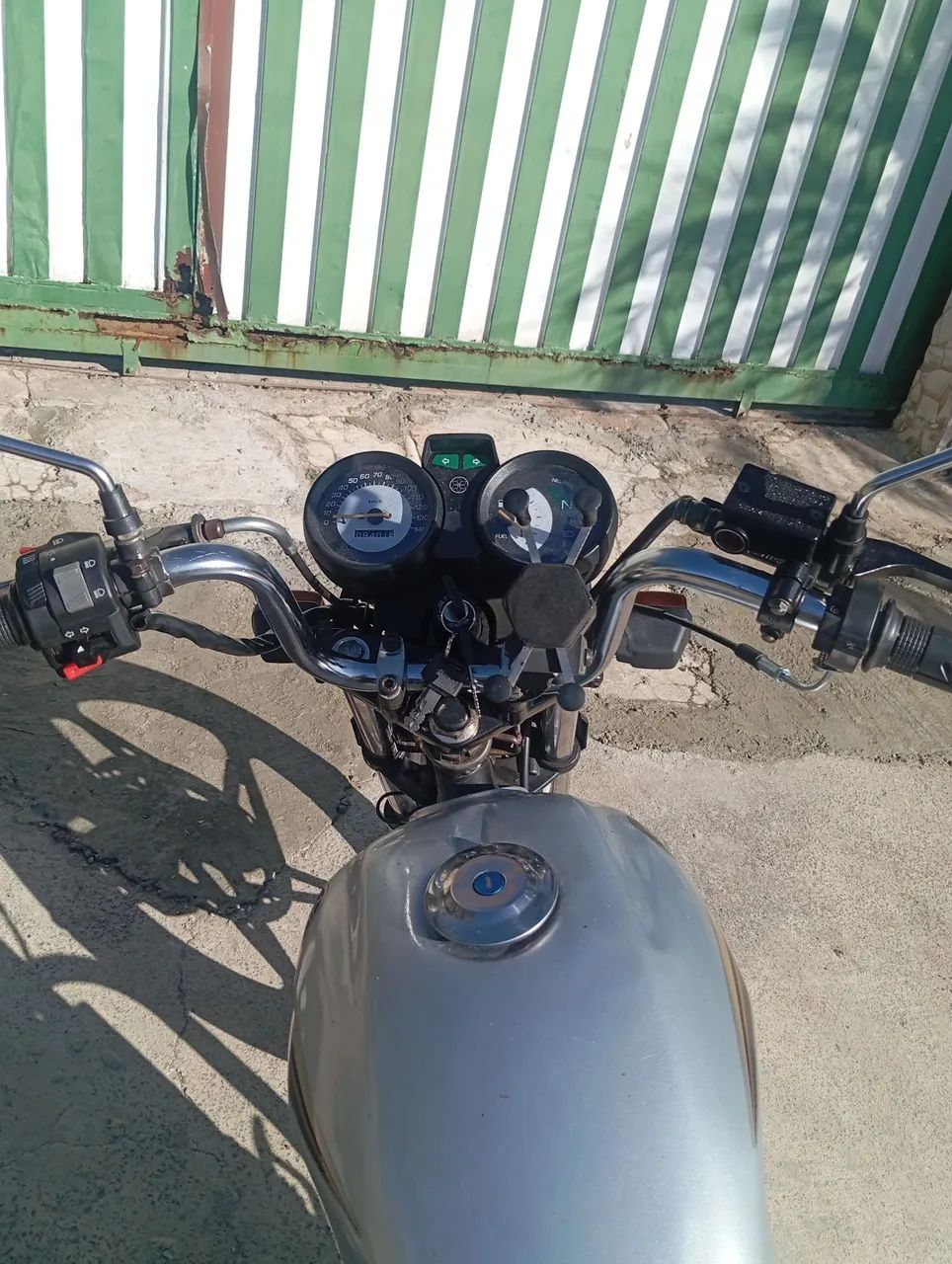 YBR 125  - Foto 2