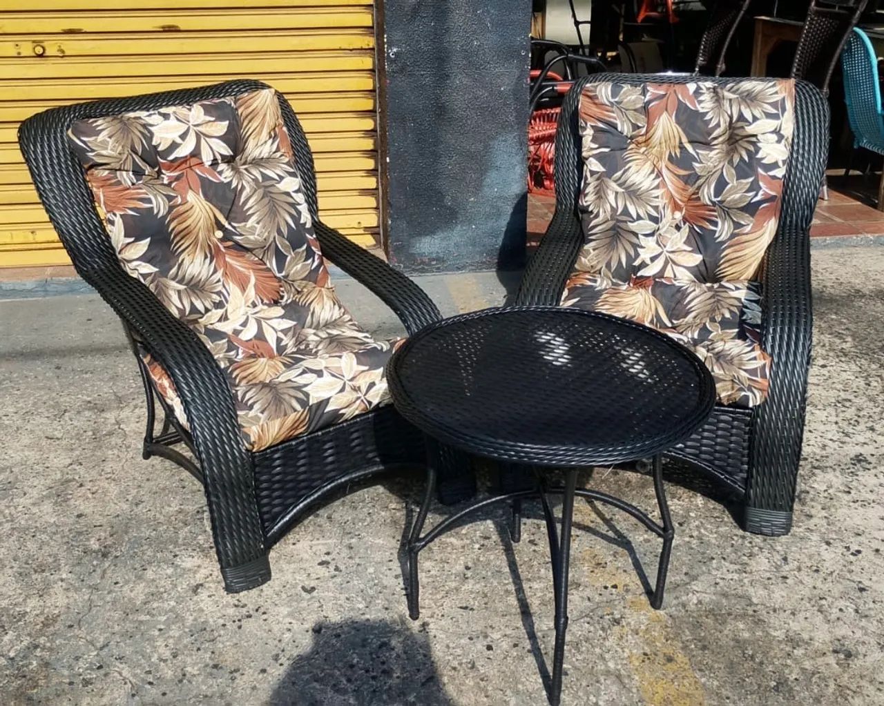 Poltrona com mesa de centro - Foto 2