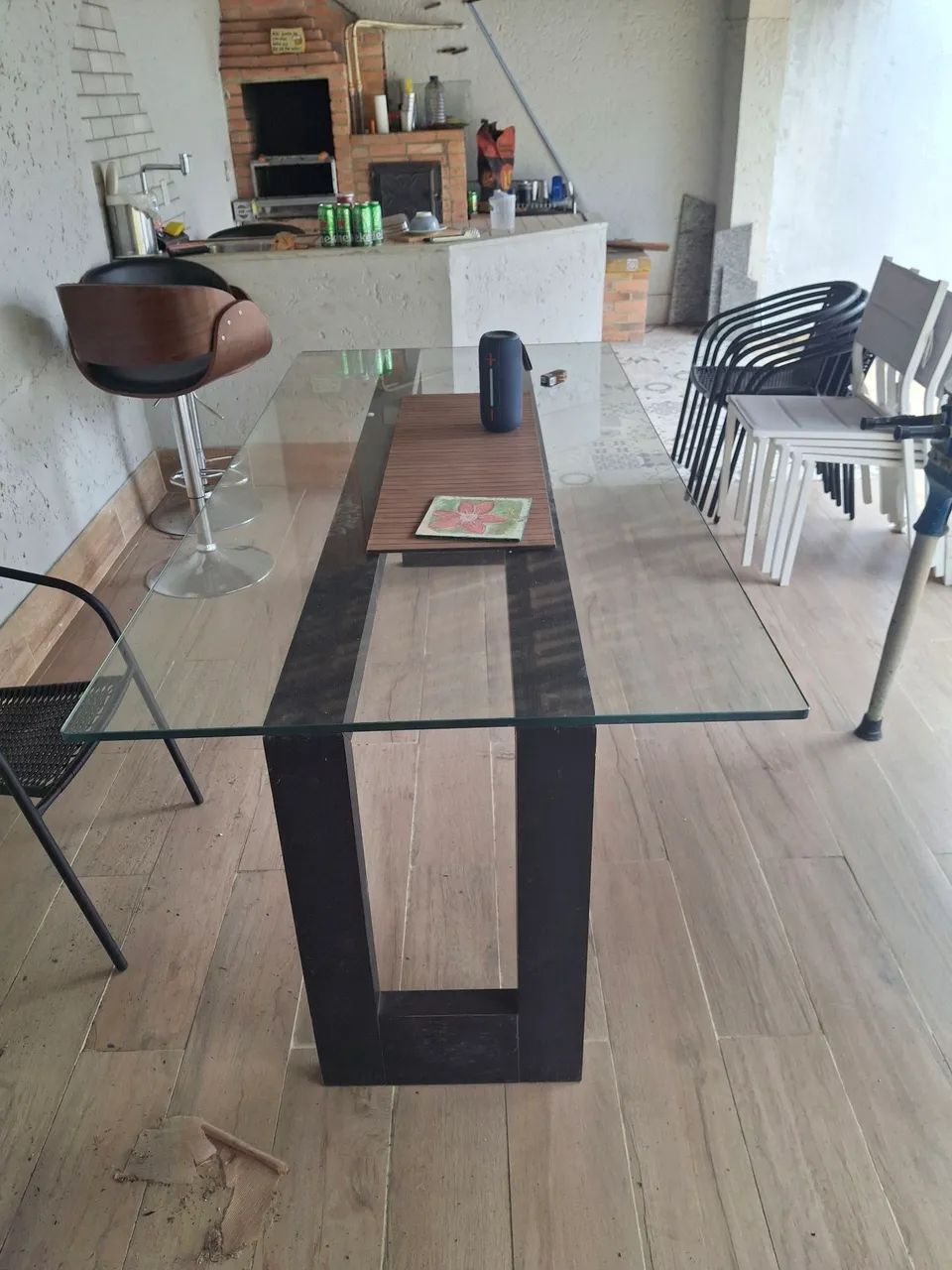 Mesa com 6 cadeiras