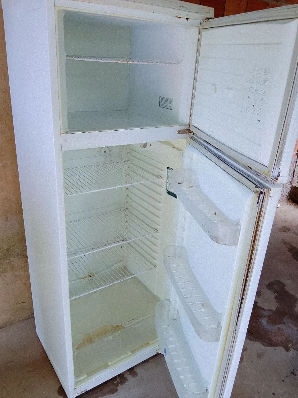 Vendo geladeira funcionando perfeitamente  - Foto 4