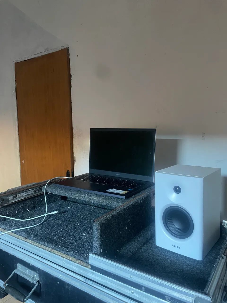 Case para dj com suporte para notebook e controladora 