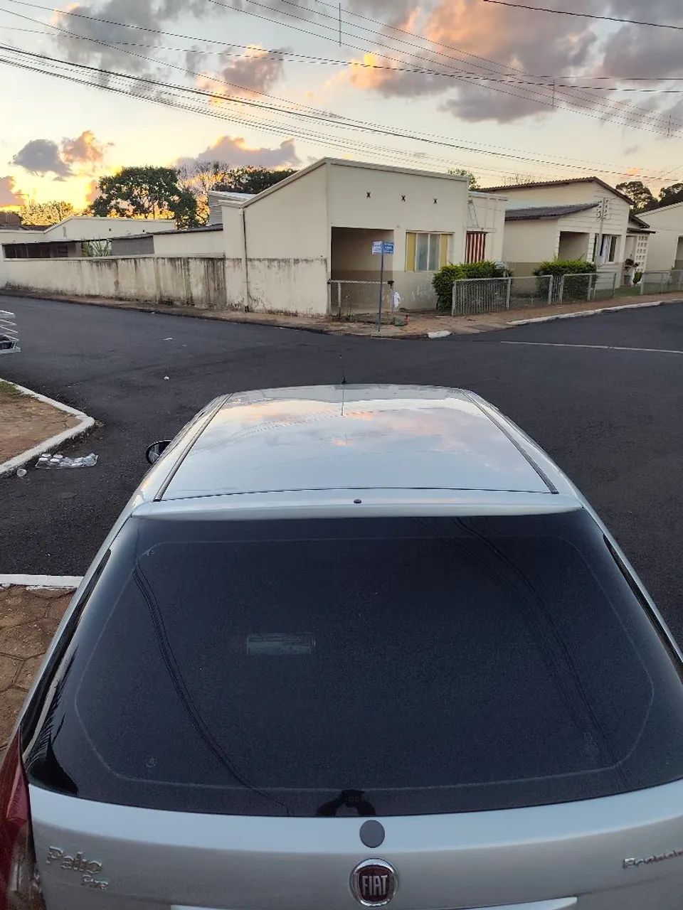 Fiat Palio Celebration 1.0 Fire Flex 8V 4P 2013 - Foto 3