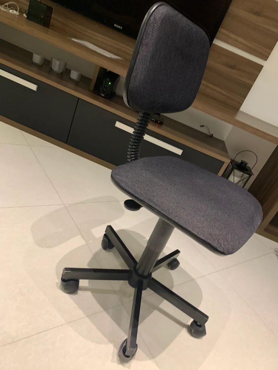 Cadeira Giratória 5 rodas resistente Estado de Nova 