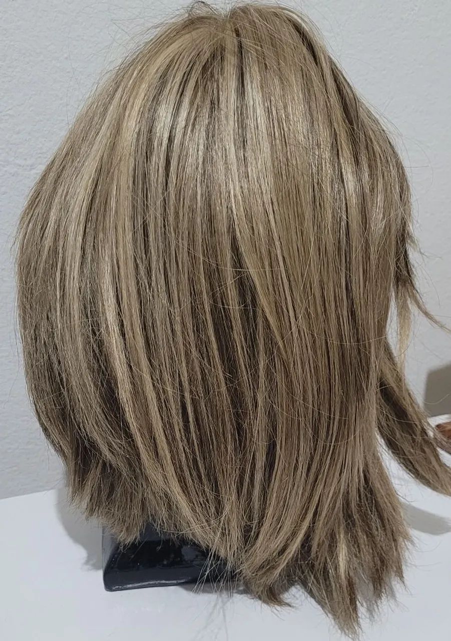 Peruca cabelo natural e sintético 
