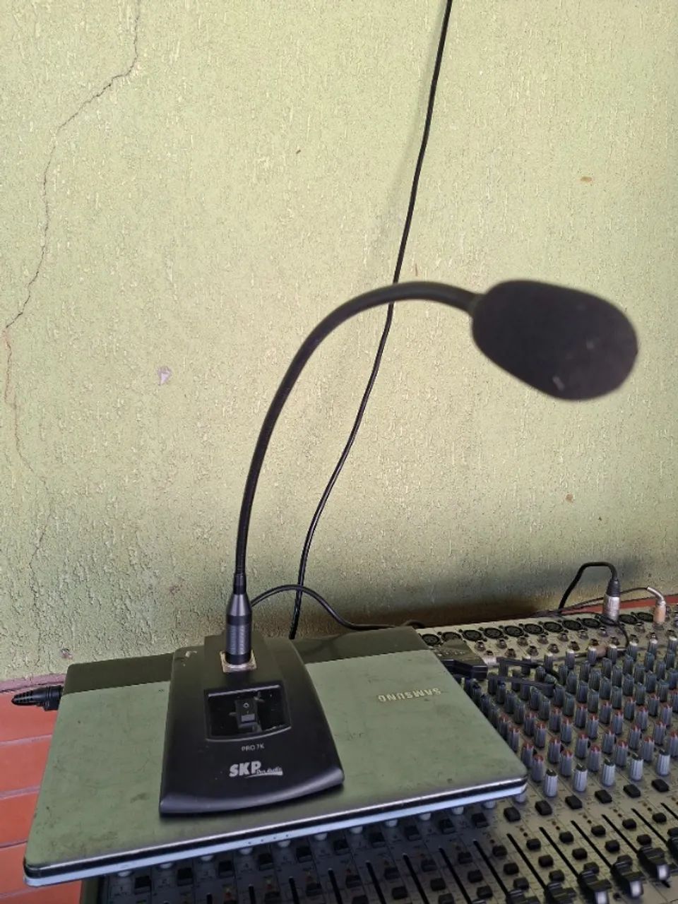 Microfone de mesa skp  - Foto 3