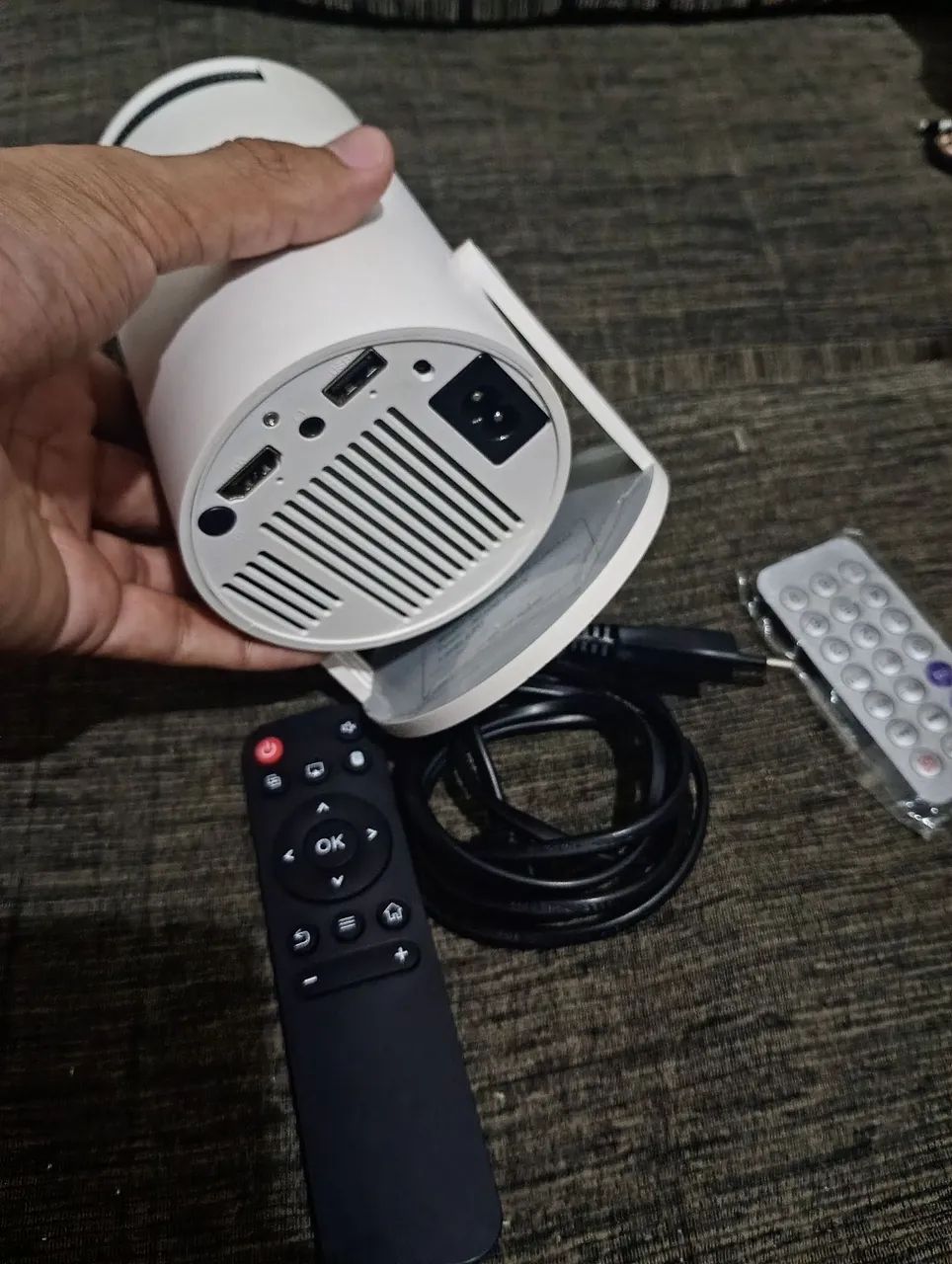 Projetor ultra HD + caixa de som  - Foto 2