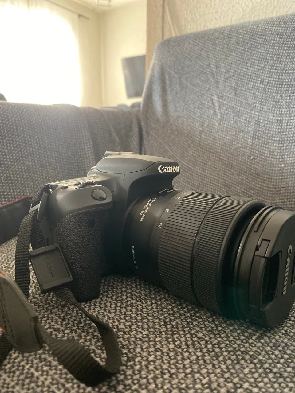 Câmera canon 77D muito nova - Foto 3