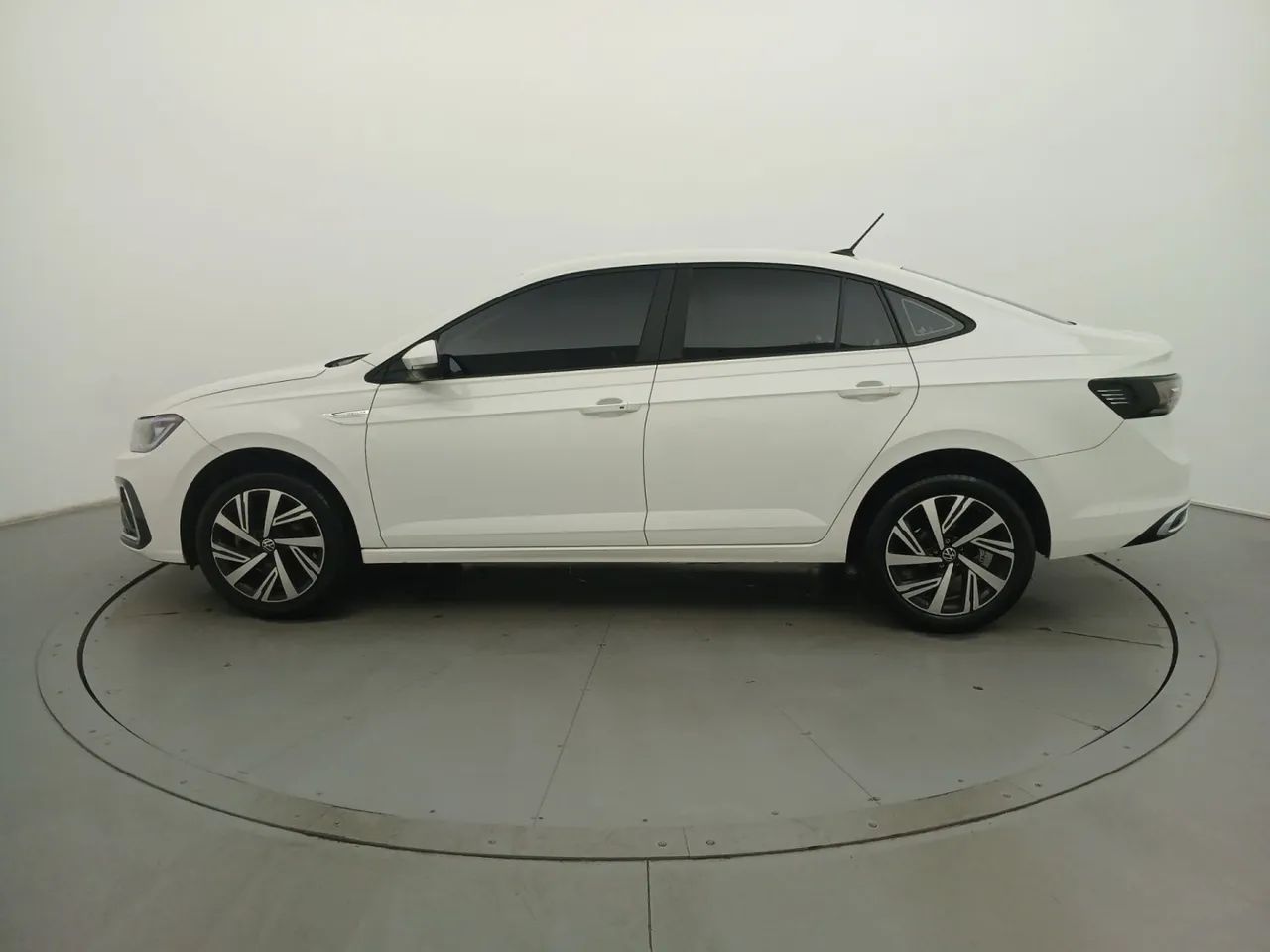 Volkswagen Virtus Highline 200 TSI 1.0 Flex 12V Aut, foto 2 de 18