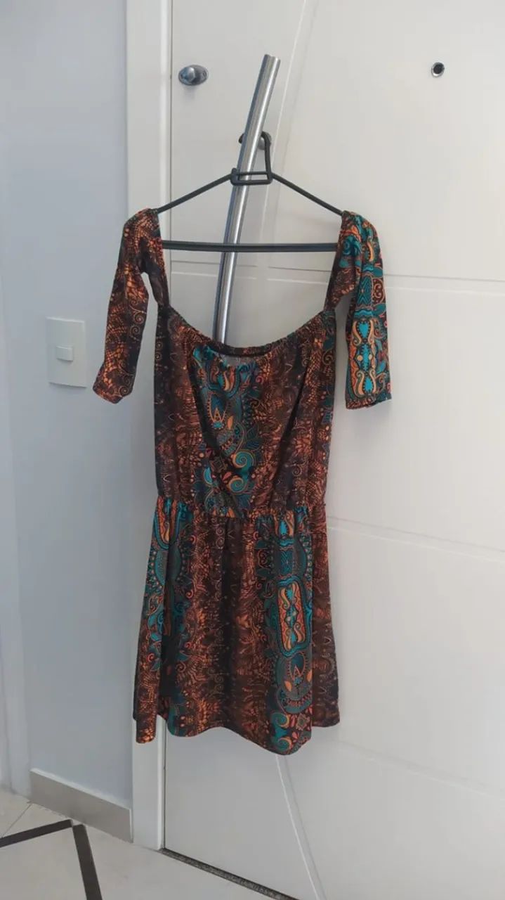 vestido estampado tomara que caia com manga comprida