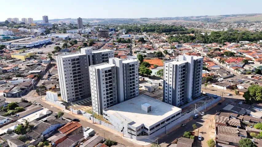 ALUGA-SE - Apartamento 2Q com varanda e lazer completo 