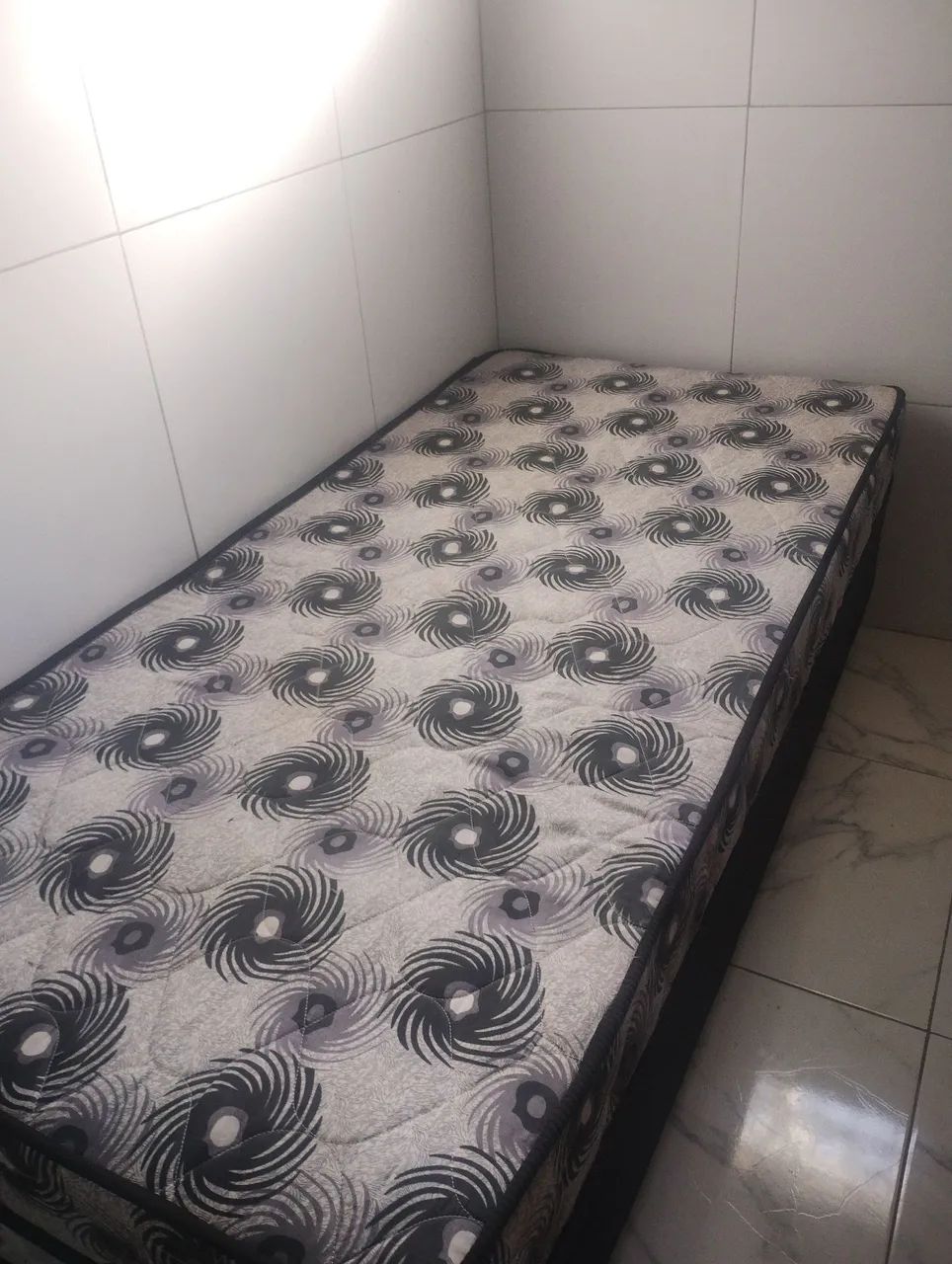 Cama box de solteiro