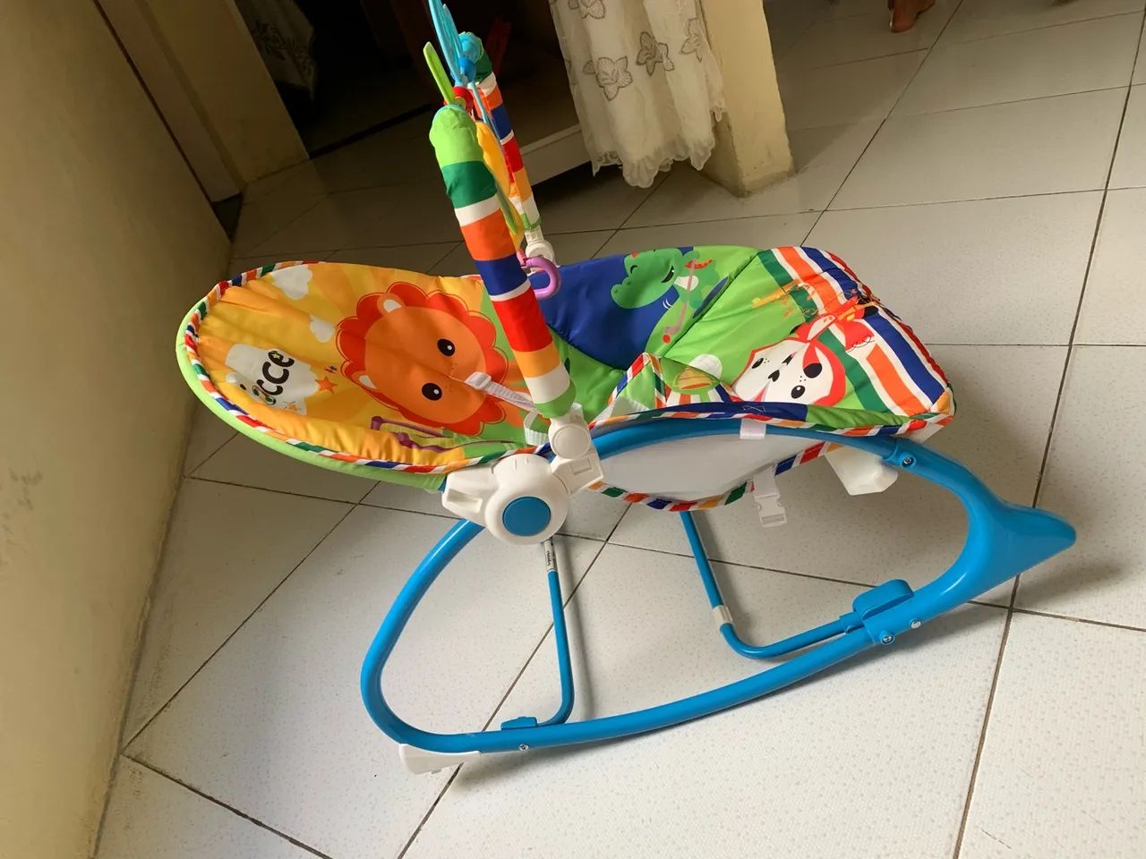 Cadeirinha de bebe, 1 mes de uso apenas - Foto 2