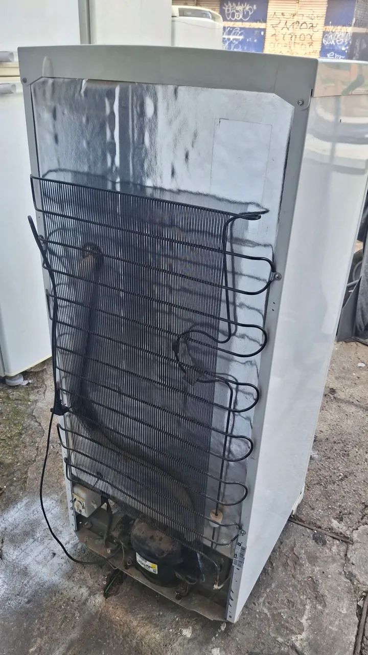 FREEZER VERTICAL ELECTROLUX SEMI-NOVO - Foto 4