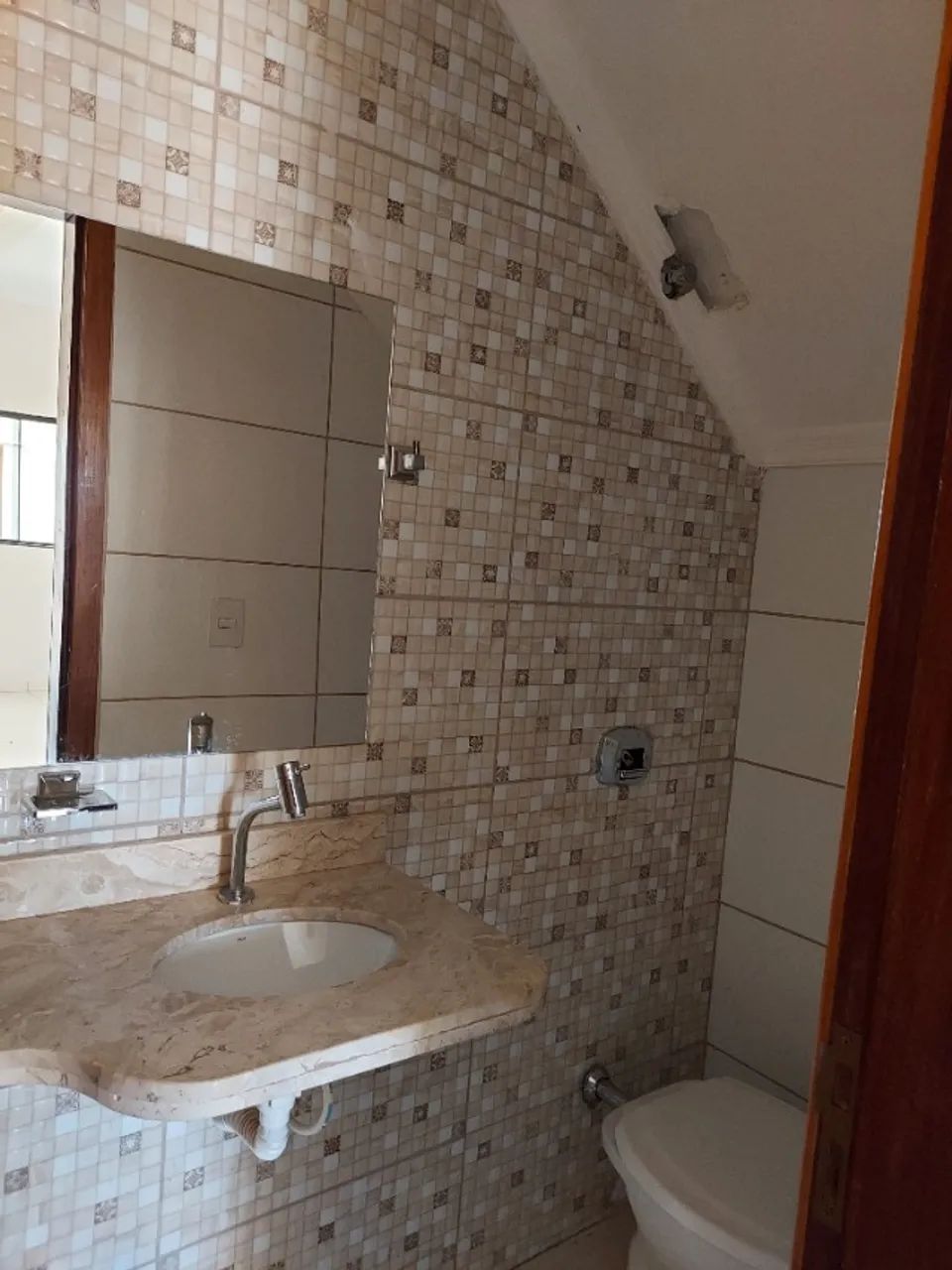 Sobrado para Alugar - 2 Quartos, 1 Suíte - Pontes e Lacerda - Foto 5