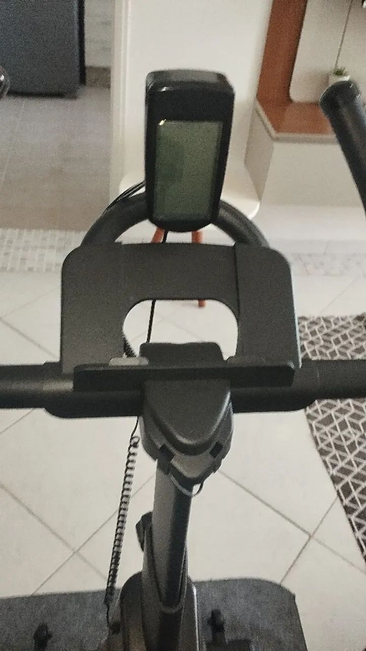 Bicicleta ergométrica linda e nova - Foto 4