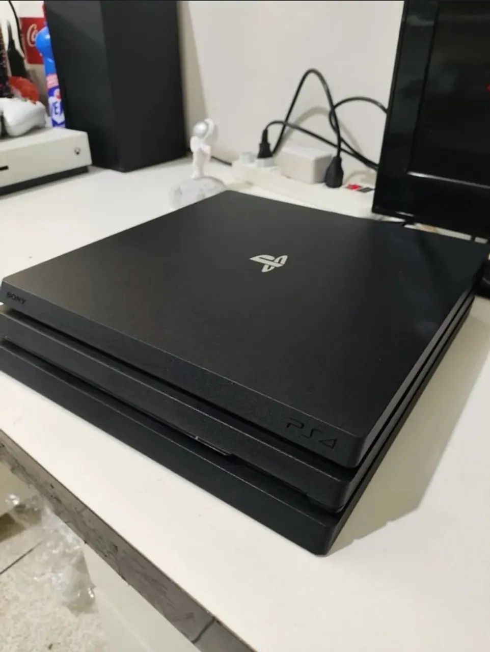 PS4 PRO 1 TB -  COM 2 CONTROLE COM HALL EFECT ( CONSOLE COM DEFEITO)