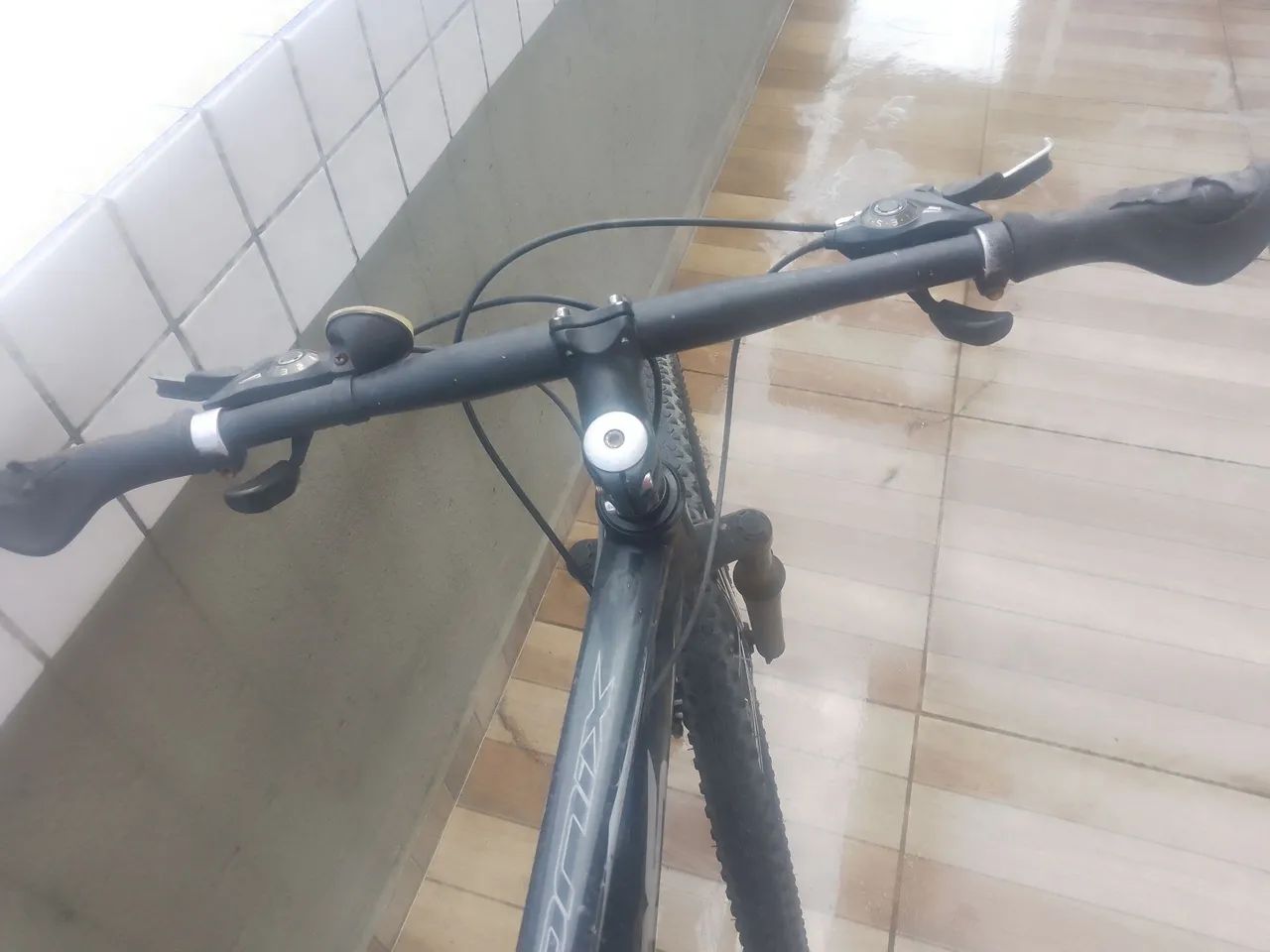 Bicicleta com câmbio e freio a disco. - Foto 3