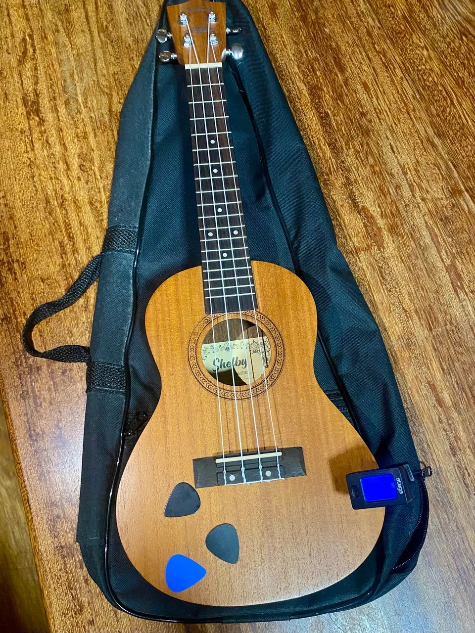 Ukulele shelby