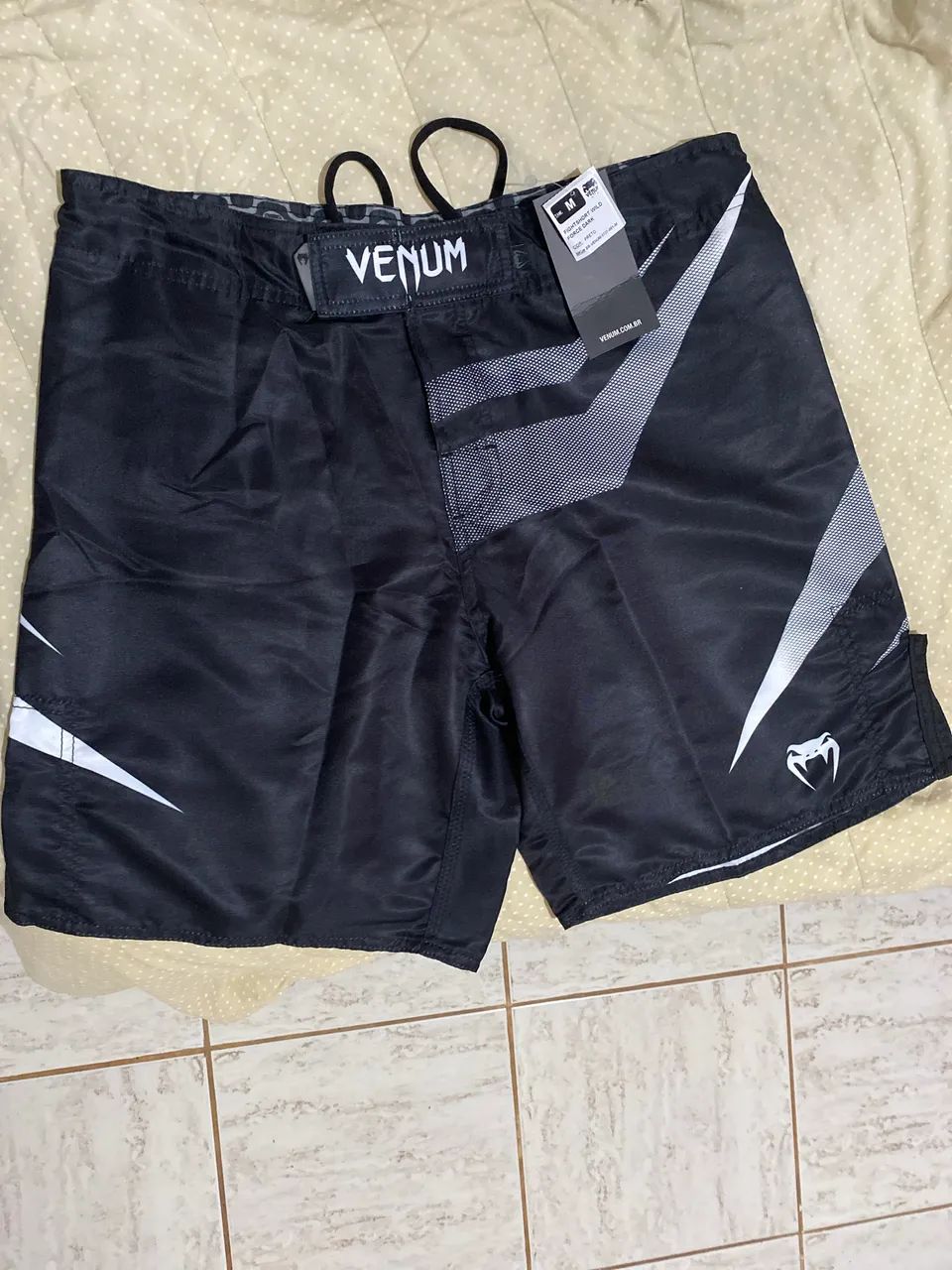 Shorts Venum preto