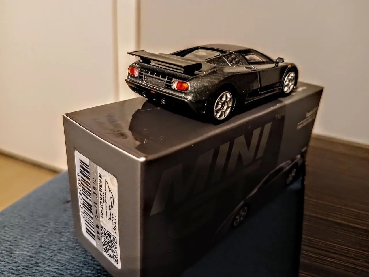 Mini GT Bugatti EB110 1/64 - Foto 4