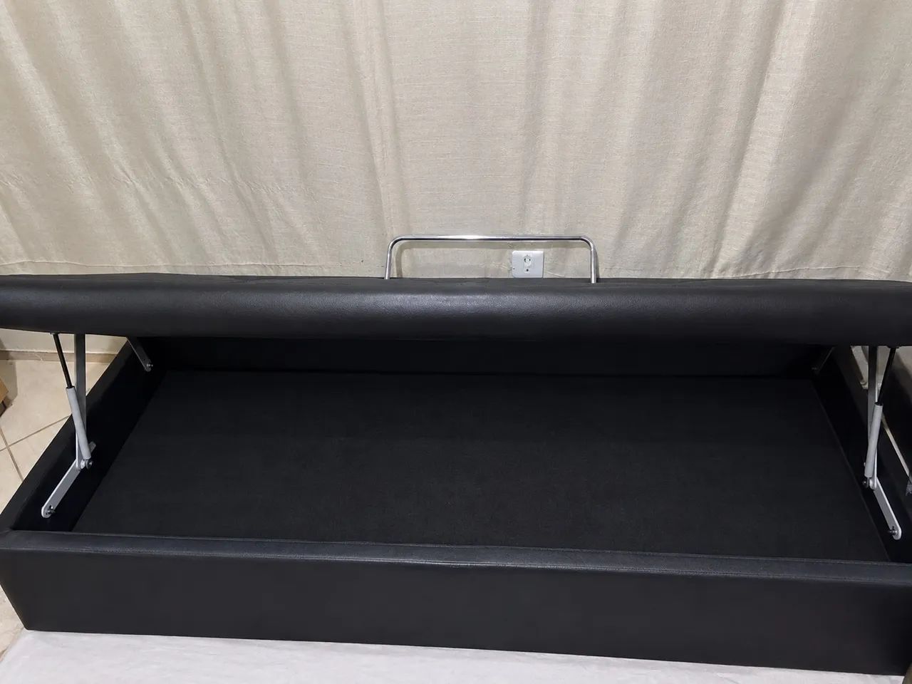 Vende-se cama baú de solteiro 