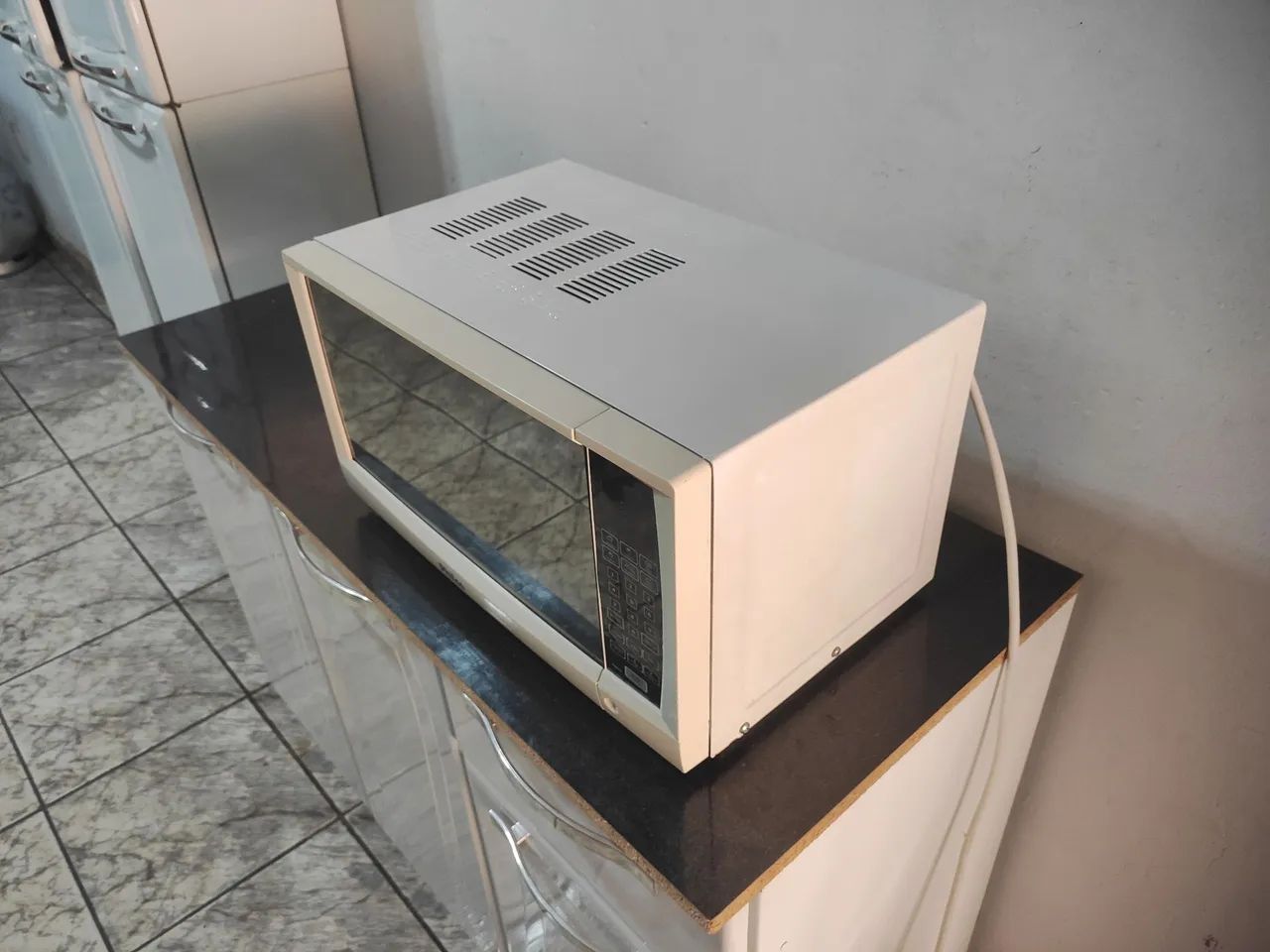 Microondas Espelhado Philco 20 Litros  - Foto 4
