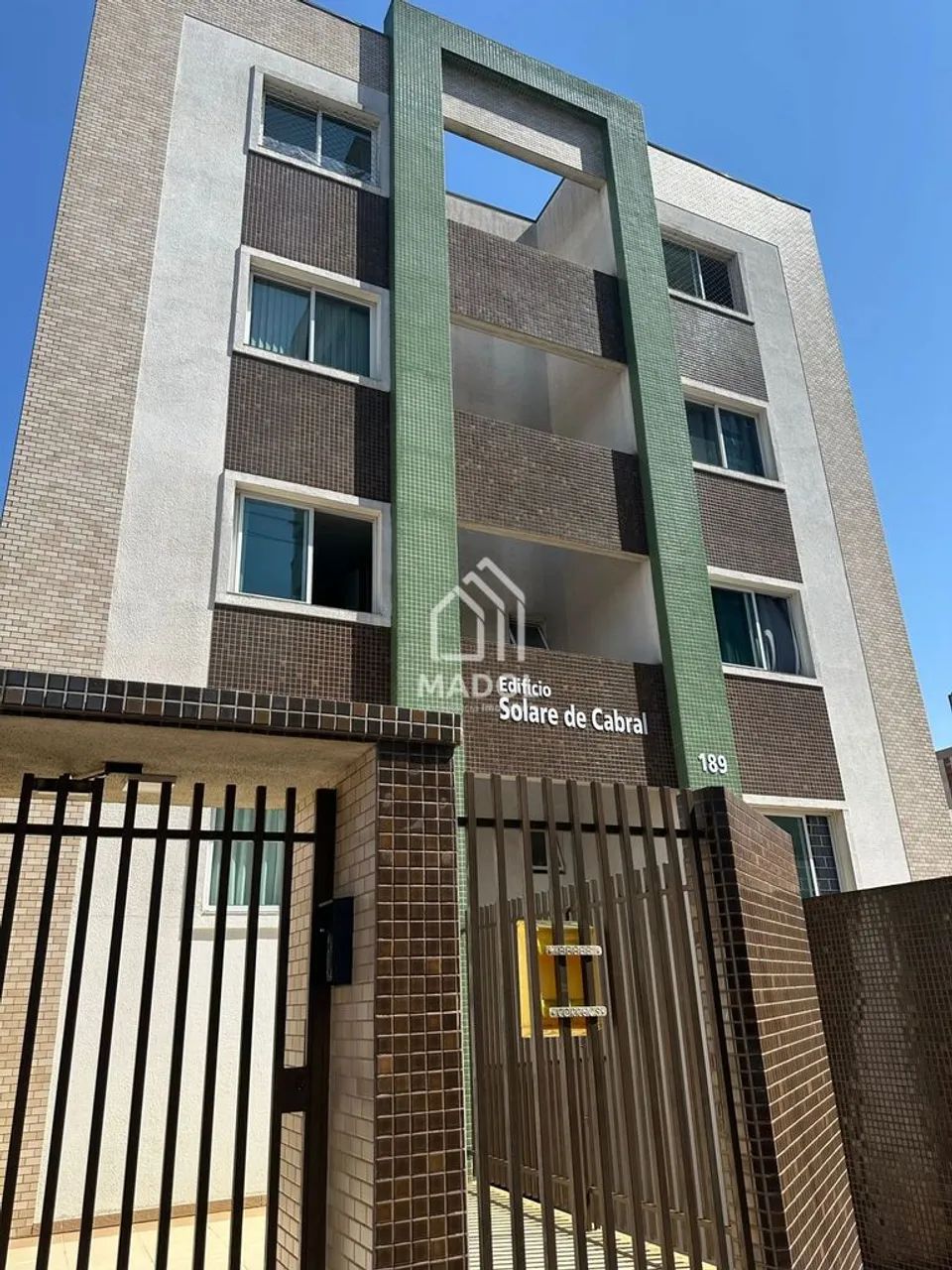 Apartamento com 3 quartos, semimobiliado no Edifício Solare de Cabral