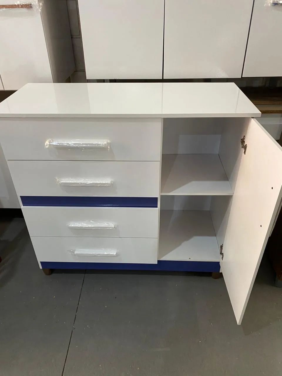 Cômoda com 4 gavetas  - Foto 2