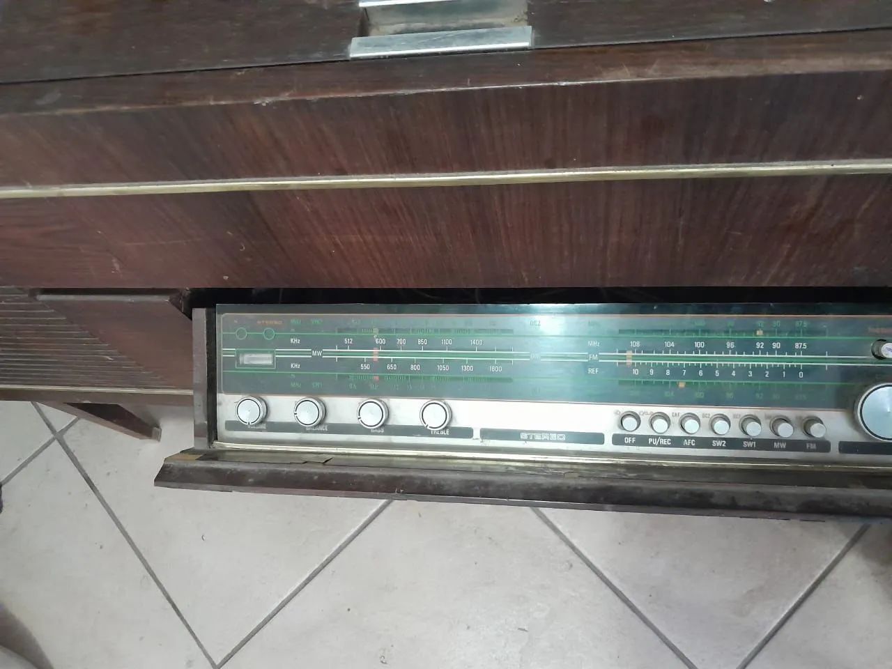 Vitrola antiga Philips ( precisa ligar os fios) - Foto 3