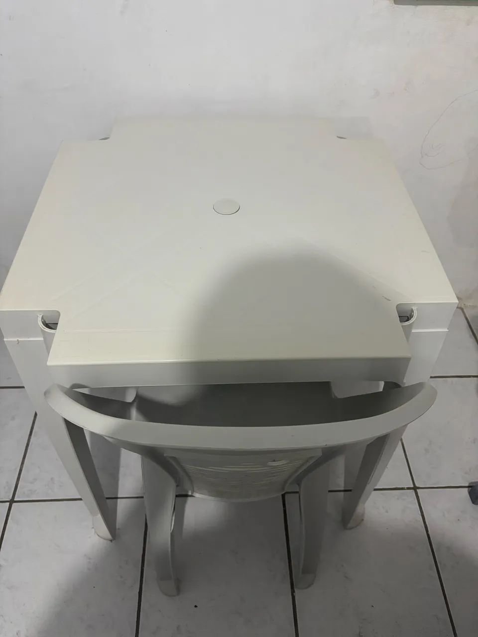 VENDO CADEIRA E MESA DE PLÁSTICO - Foto 3