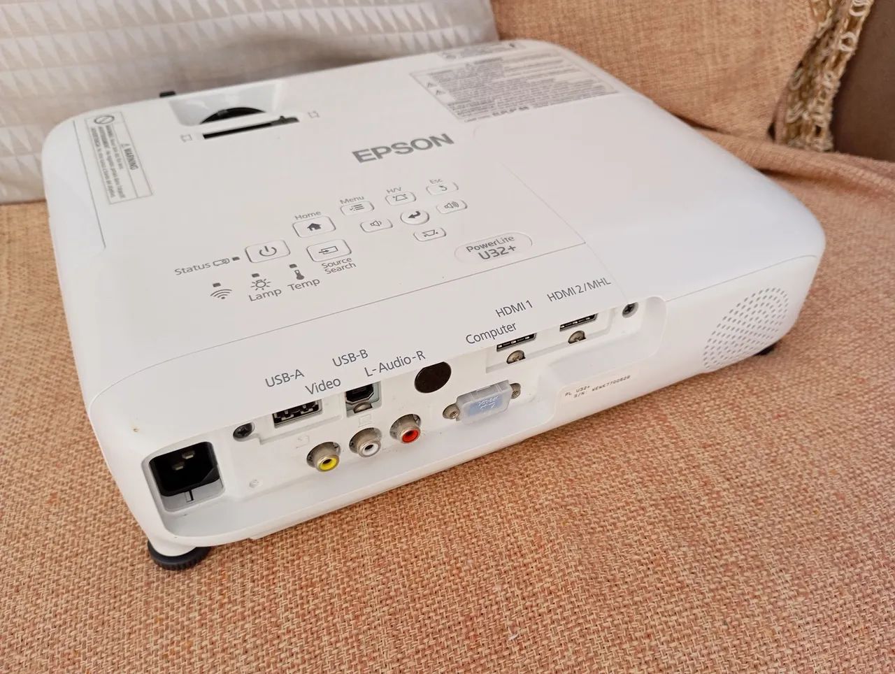Projetor Epson U32+ 3200l Full HD  - Foto 2