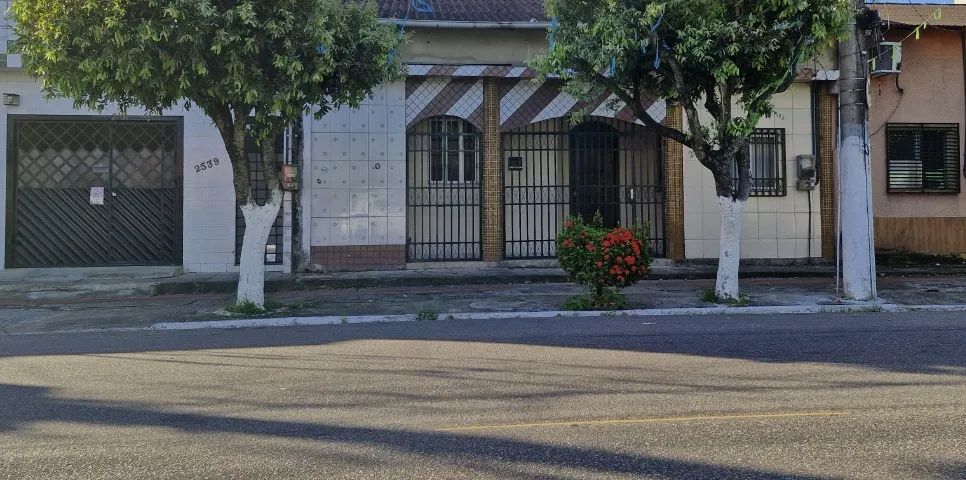 Casa grande no centro de Belém
