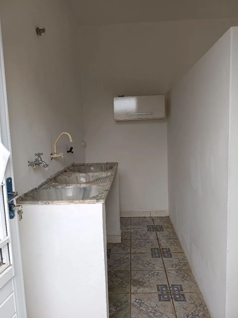 Alugo Casa Bairro Tiradentes  - Foto 4