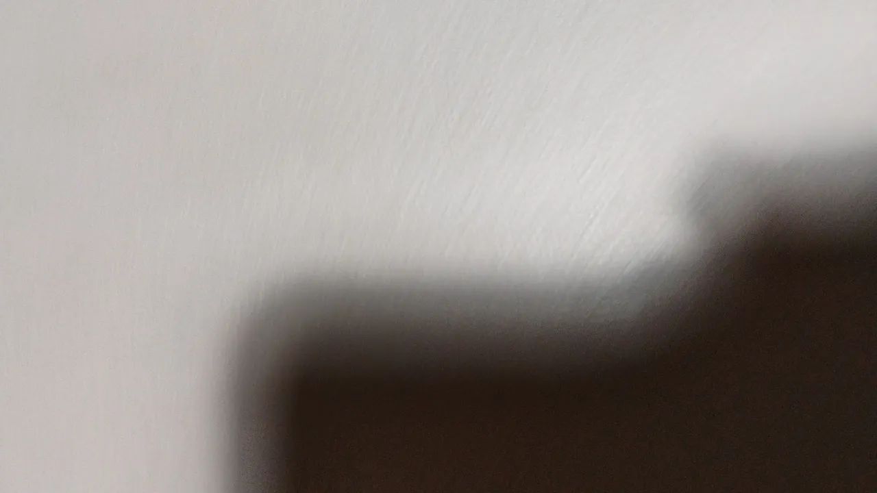 Vendo tv smart 40 Samsung com Tela metade escura ( retirada de peças)
