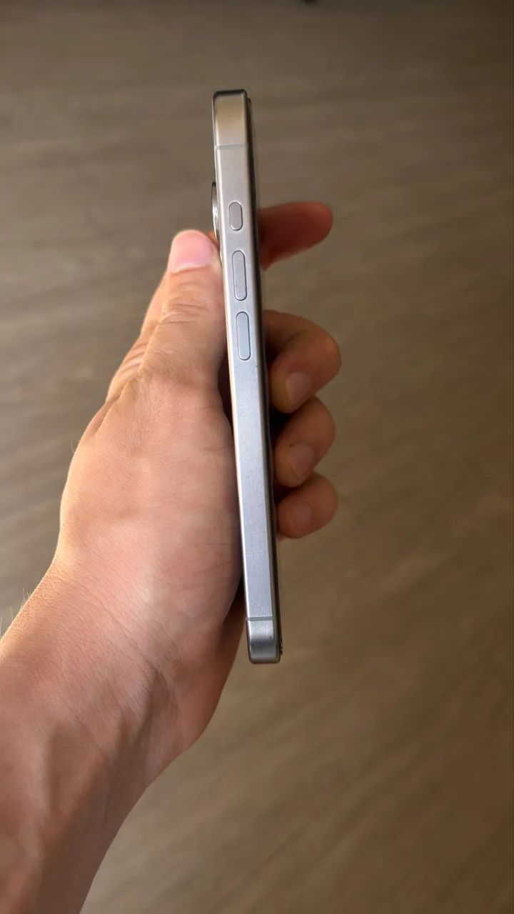 iPhone 15 Pro  - Foto 2