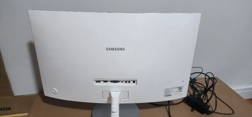 Monitor Samsung 27' Curvo - Foto 3
