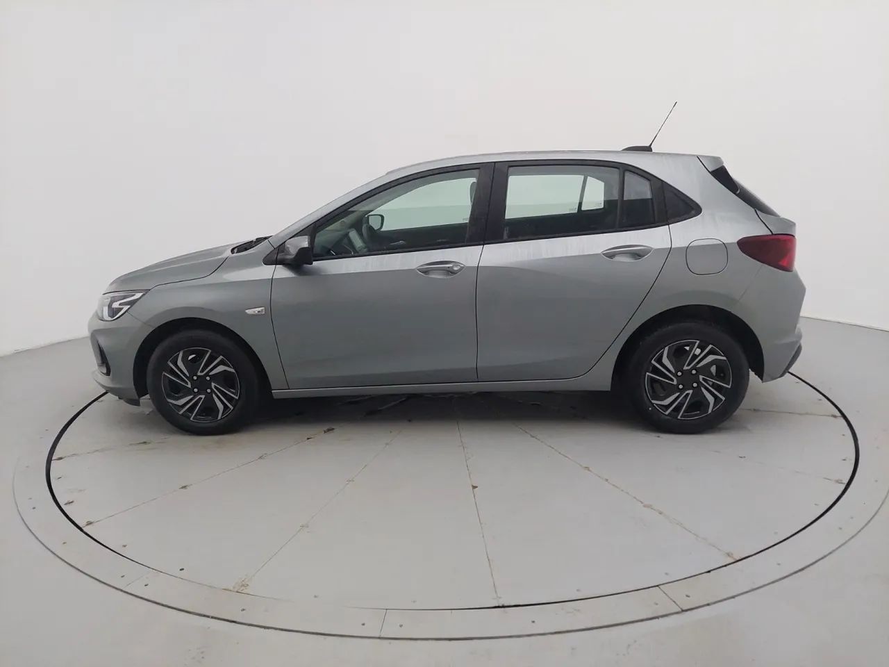 Chevrolet Onix Hatch LT 1.0 12V Flex Mec. 4P, foto 2 de 18