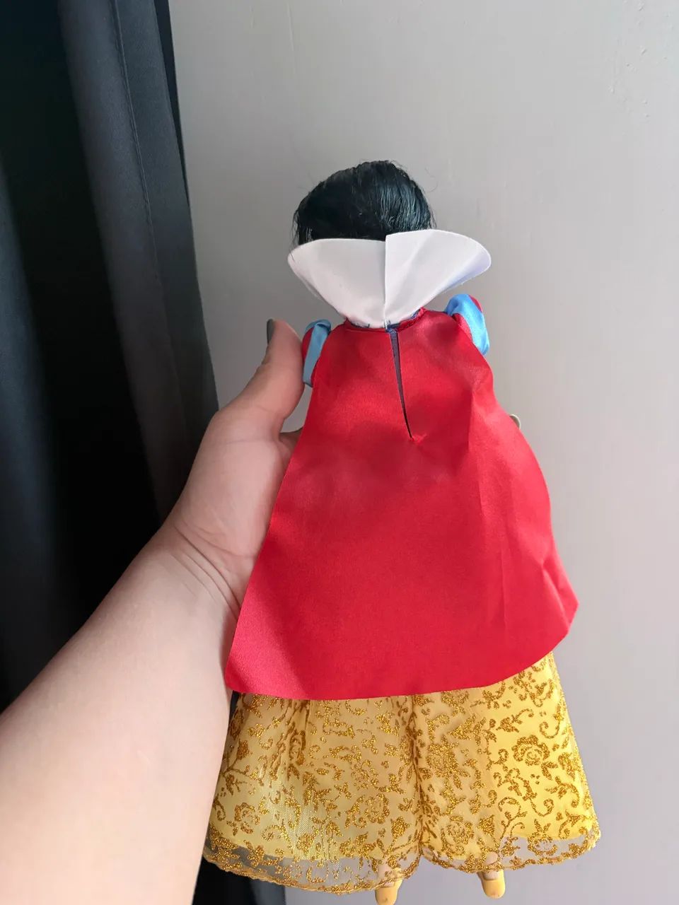 boneca branca de neve classic doll disney store - Foto 3