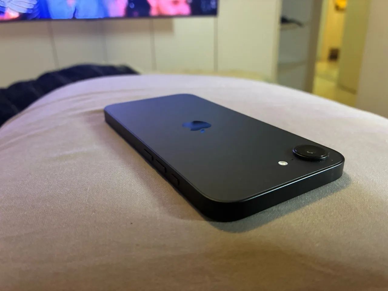 iPhone 16e, bateria 100% - Foto 5