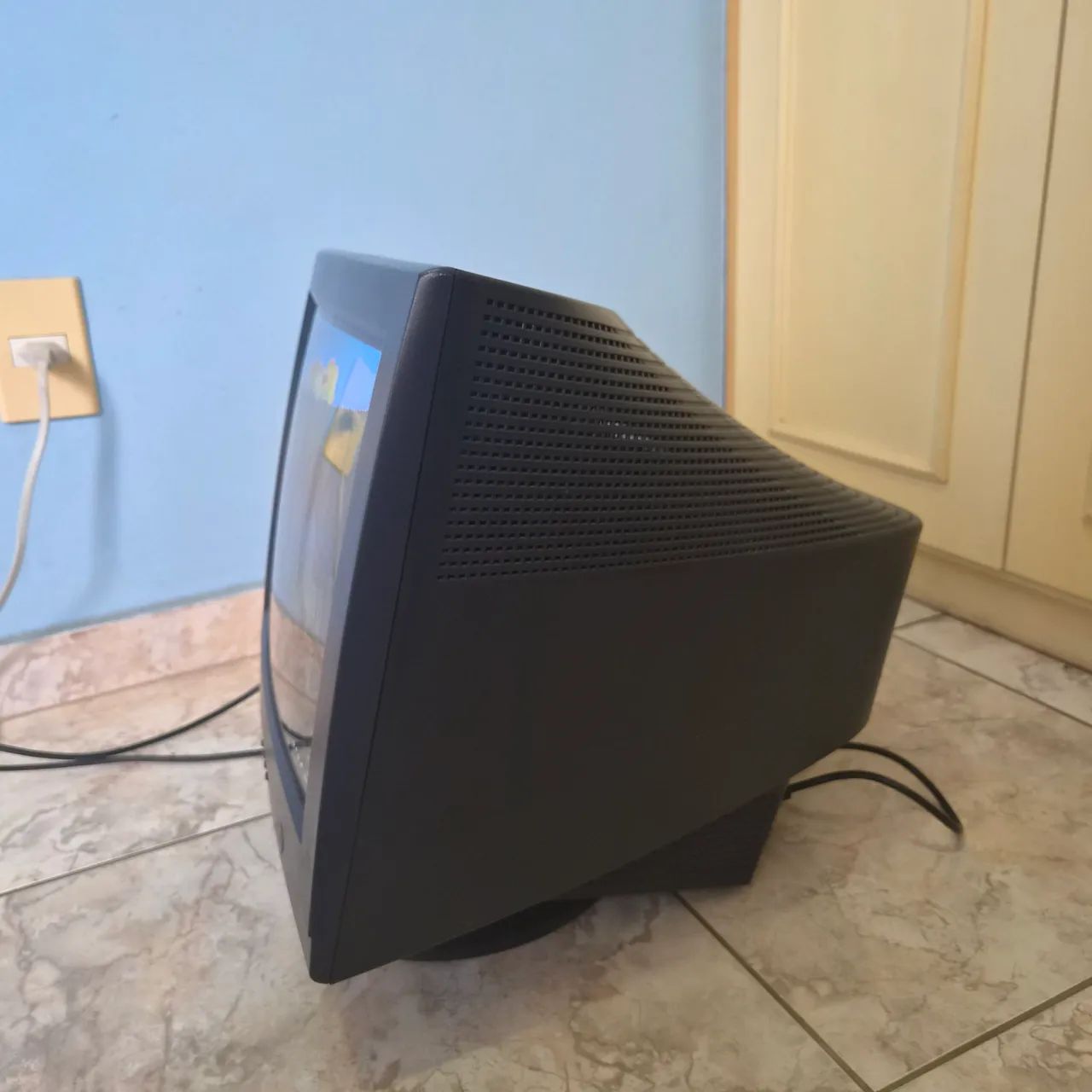 Monitor LG 710E - Foto 2