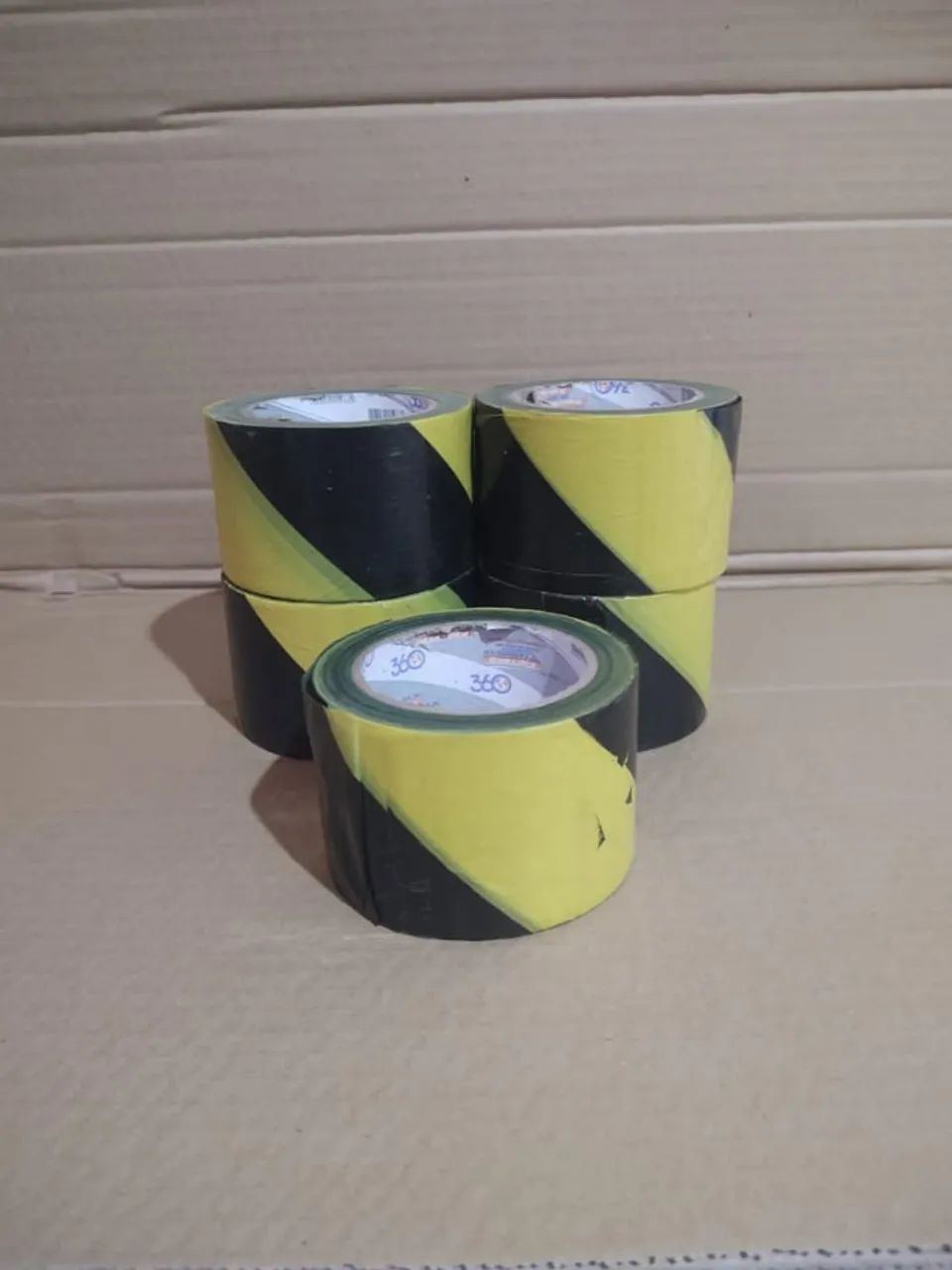 Kit com 5 Fitas Zebradas Preta e Amarela - Rolo de 200m - Foto 4