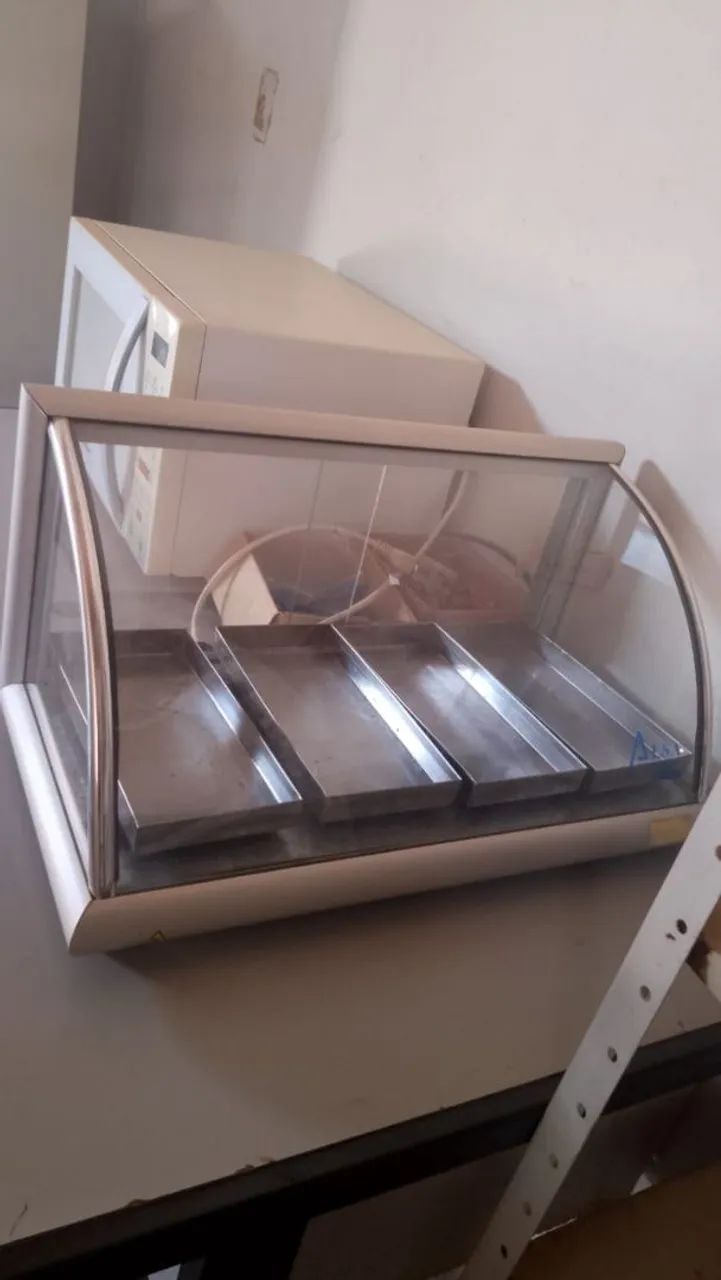 Estufa para salgados funcionando perfeitamente 