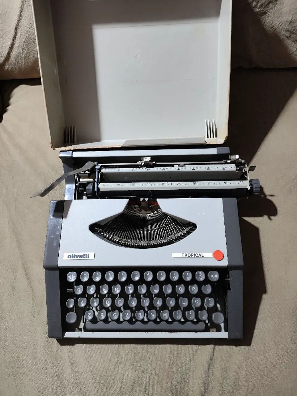 Máquina de escrever olivetti tropical - Foto 3