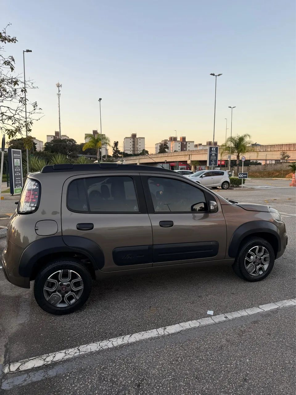 Fiat Uno WAY 1.4 EVO Fire Flex 8V 5P 2015 - Foto 4