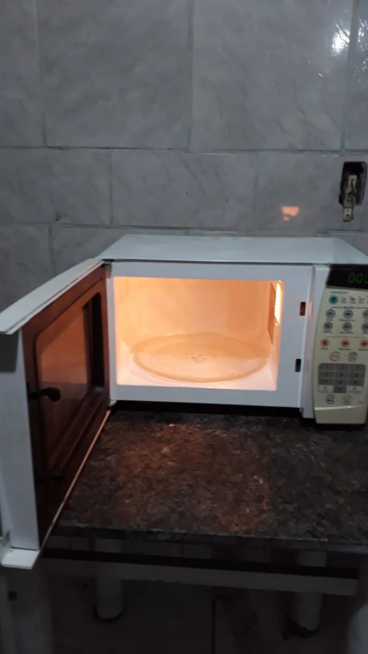 Microondas Electrolux 20 litros funcionando perfeitamente.  - Foto 4