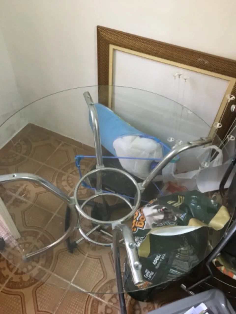 Mesa de jantar pés de inox 